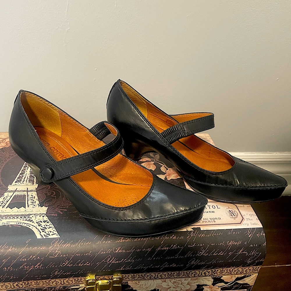Size 6 Brazilian leather shoes